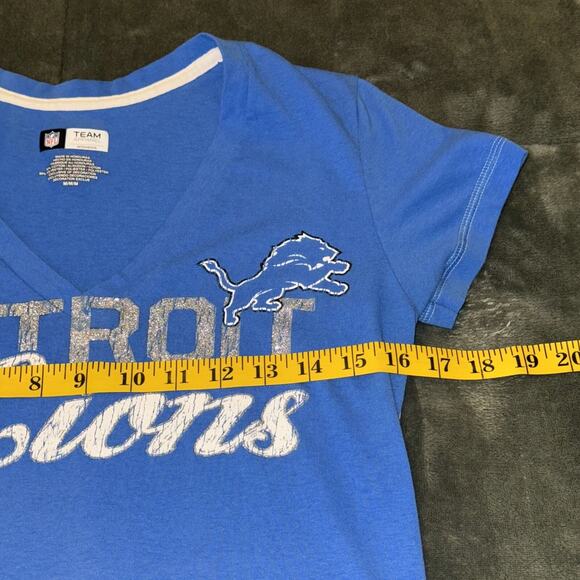 Team Apparel NFL Detroit Lions T-Shirt Womens Medium Blue Cotton V-Neck Pullover - Picture 5 of 6